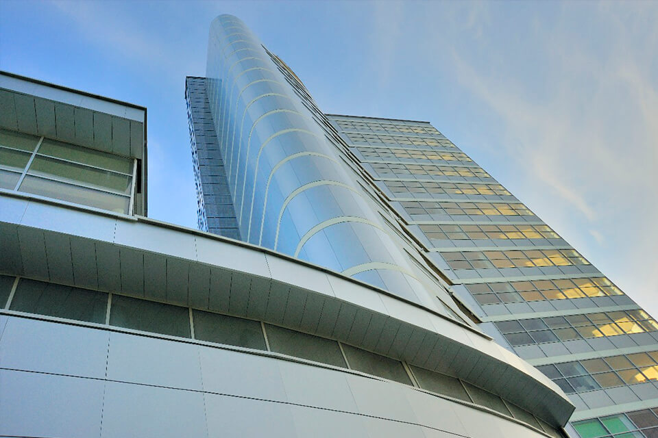 Реализация технологии вентилируемых фасадов на бизнес-центре "Александров пассаж".