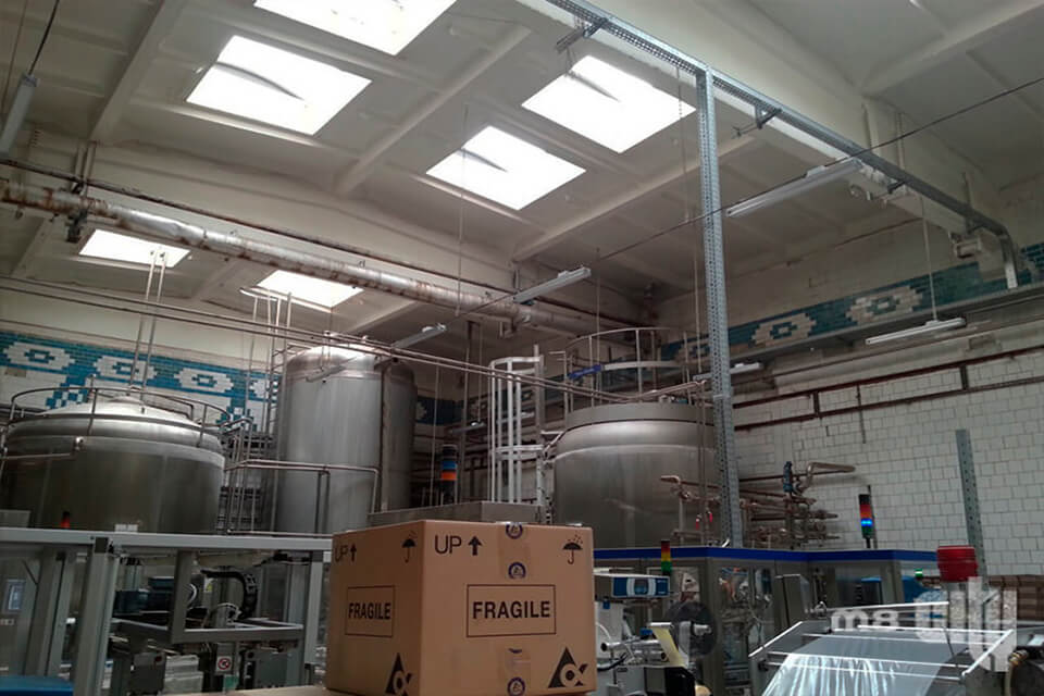 Системы освещения М8 Сити: зенитные фонари, арочные конструкции, люки дымоудаления.