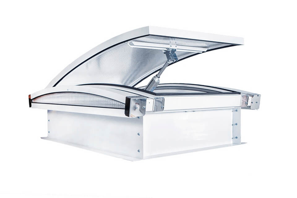 Зенитные фонари из поликарбоната и стекла: сравнительная характеристика